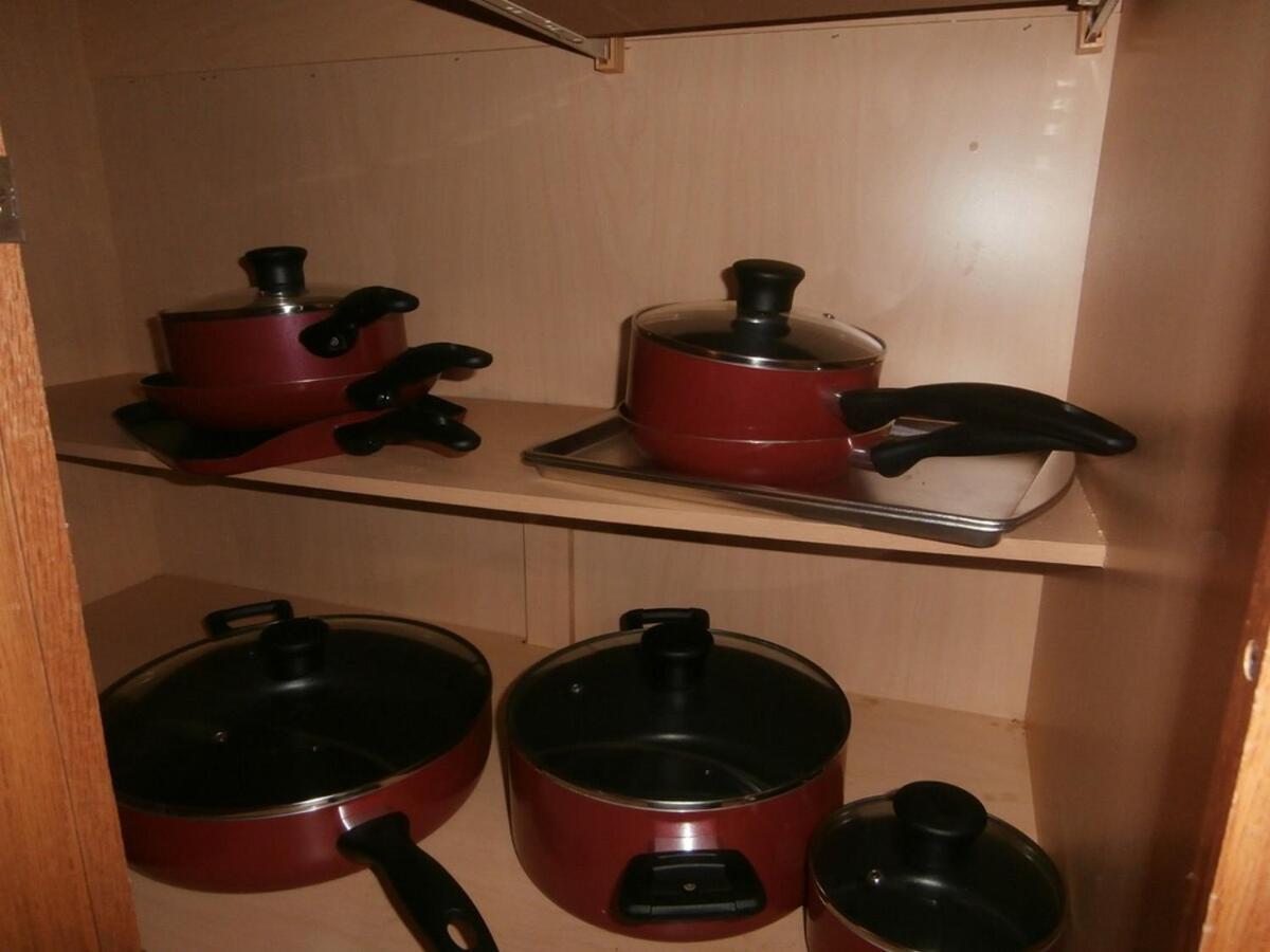 Apartment Comfort And Style In Two Bedroom Townhouse *