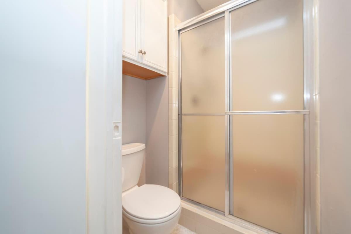 Comfort And Style In Two Bedroom Townhouse *