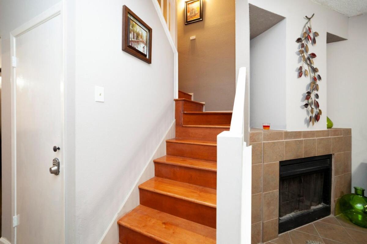 Comfort And Style In Two Bedroom Townhouse Apartment San Antonio