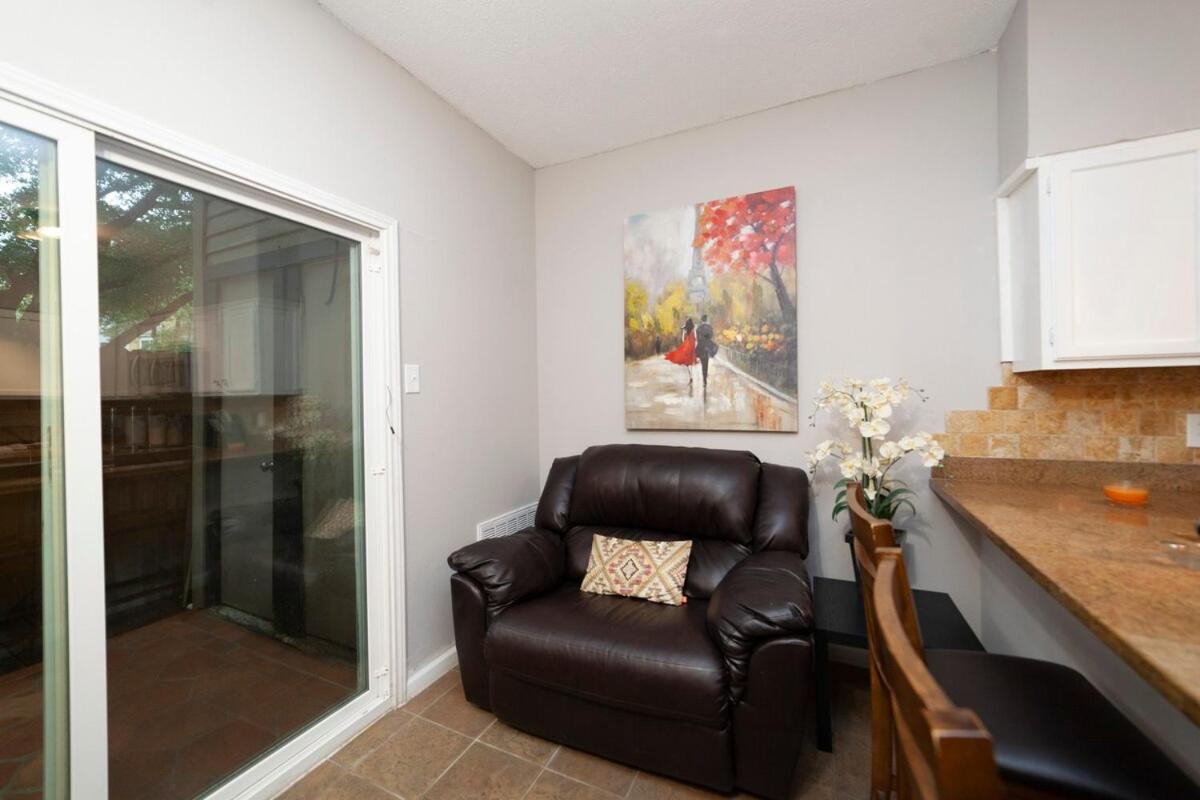 Comfort And Style In Two Bedroom Townhouse * San Antonio