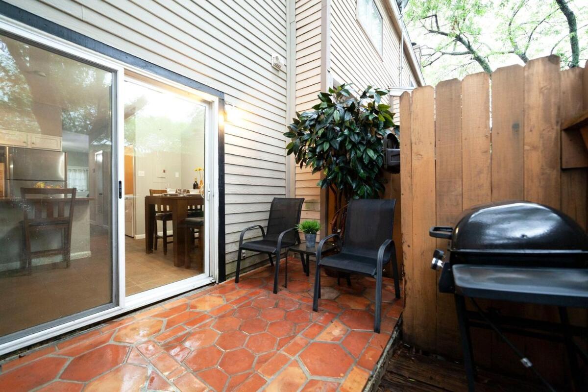 Comfort And Style In Two Bedroom Townhouse San Antonio