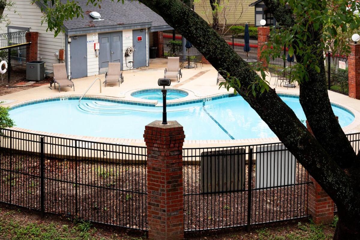 Apartment Comfort And Style In Two Bedroom Townhouse
